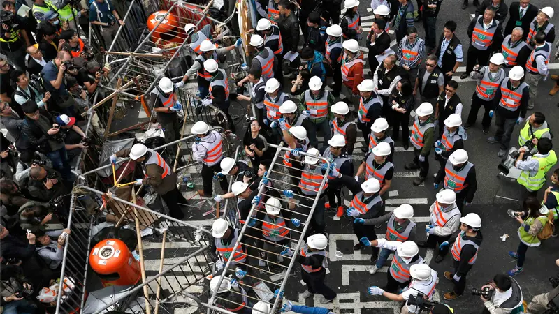 2 Bulan Diduduki, Polisi Hong Kong Akhirnya 'Sapu' Lokasi Demo