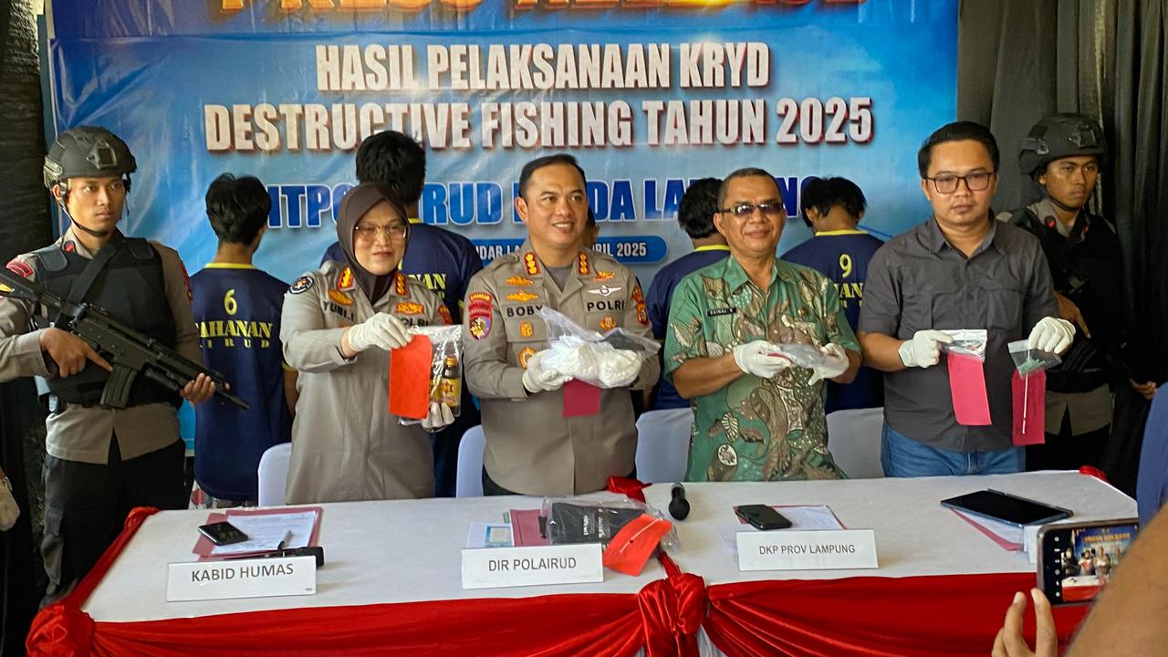 Polisi Tangkap 10 Orang Terkait Ilegal Fishing di Lampung, Pelaku Manfaatkan Anak-Anak Sebagai Kurir Bom Ikan