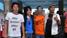 Slank akan menggelar konser bertajuk "Drugs Free Asia-Afrika", Potlot, Duren Tiga, Jakarta Selatan, Senin (13/4/2015). Rencananya konser akan digelar di Monas pada Minggu (19/4). (Liputan6.com/Panji Diksana)