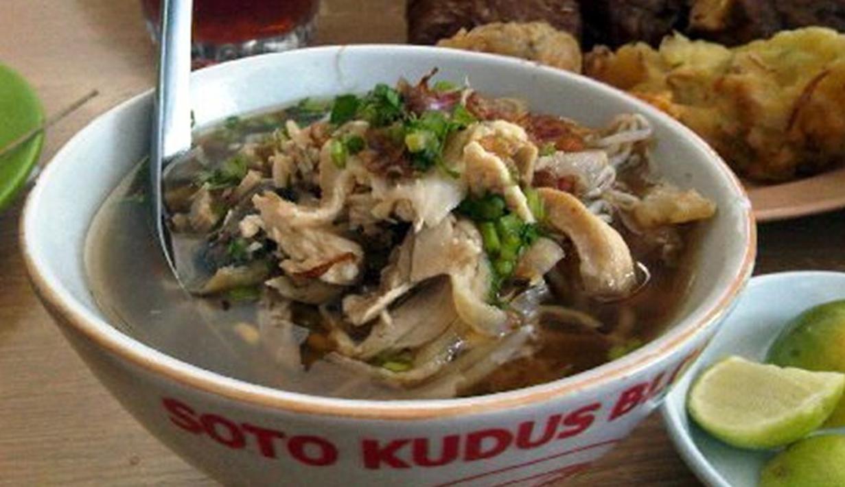 Soto yang berasal dari Kudus Jawa Tengah ini merupakan salah soto asli daerah yang banyak dikenal masyarakat, malahan di Jakarta soto ini sudah mempunyai tempat sendiri bagi para pecinta kuliner. (Istimewa)