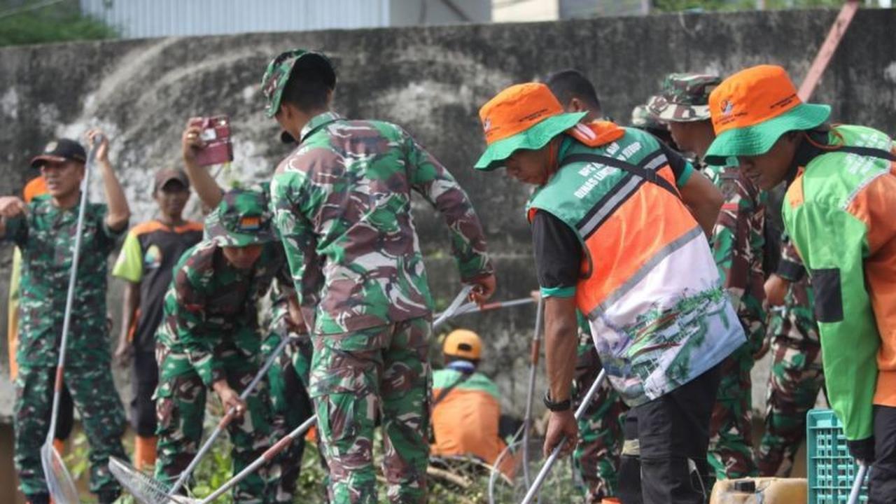 Peringati HUT Kodam Jaya ke-76, Jakarta Utara Gelar Aksi Bersih-bersih Waduk dan Sungai