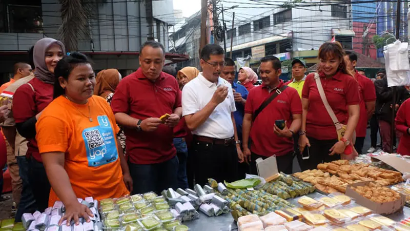 Jajan Kue Subuh di Blok M Bisa Pakai BNI yap!