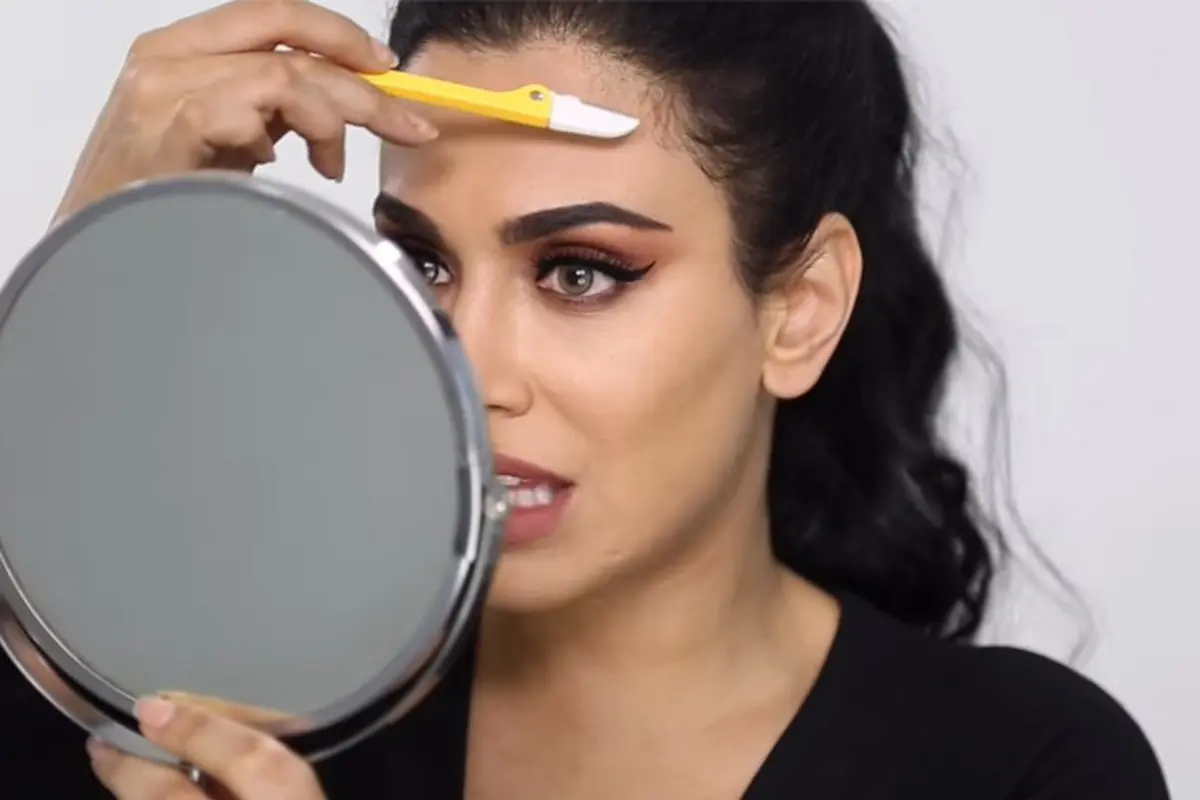 Perlukah Wanita Mencukur Rambut Halus di Wajahnya?