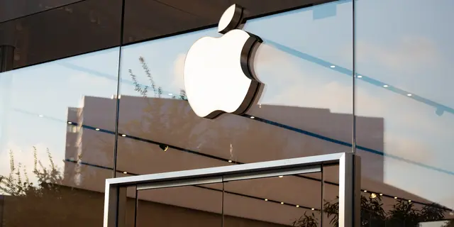 CEO Tim Cook Bertemu Donald Trump, Saham Apple Catat Kinerja Mingguan Terbaik