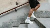 Upgrade Gear Lari Kamu! Ini Sepatu Running Pria Paling Worth to Buy di 2026