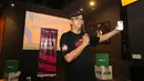 <p>Ketua United Army, Arie Best mengundi hadiah jersey original Manchester United pada acara Roaring Night antara Manchester United melawan West Ham yang berlangsung di Fomo Bar, Melawai, Jakarta, Minggu (04/02/2024) malam WIB. (Bola.com/Bagaskara Lazuardi)</p>