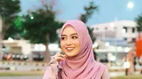 11 Rekomendasi Pose Foto Sendiri Bertema Lebaran untuk Mengisi Feed Instagram agar Keren