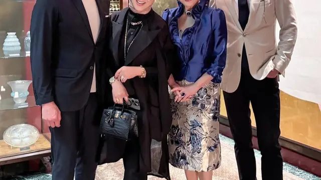 Syahrini dan Dewi Soekarno (Foto: Instagram @dewisukarnoofficial)