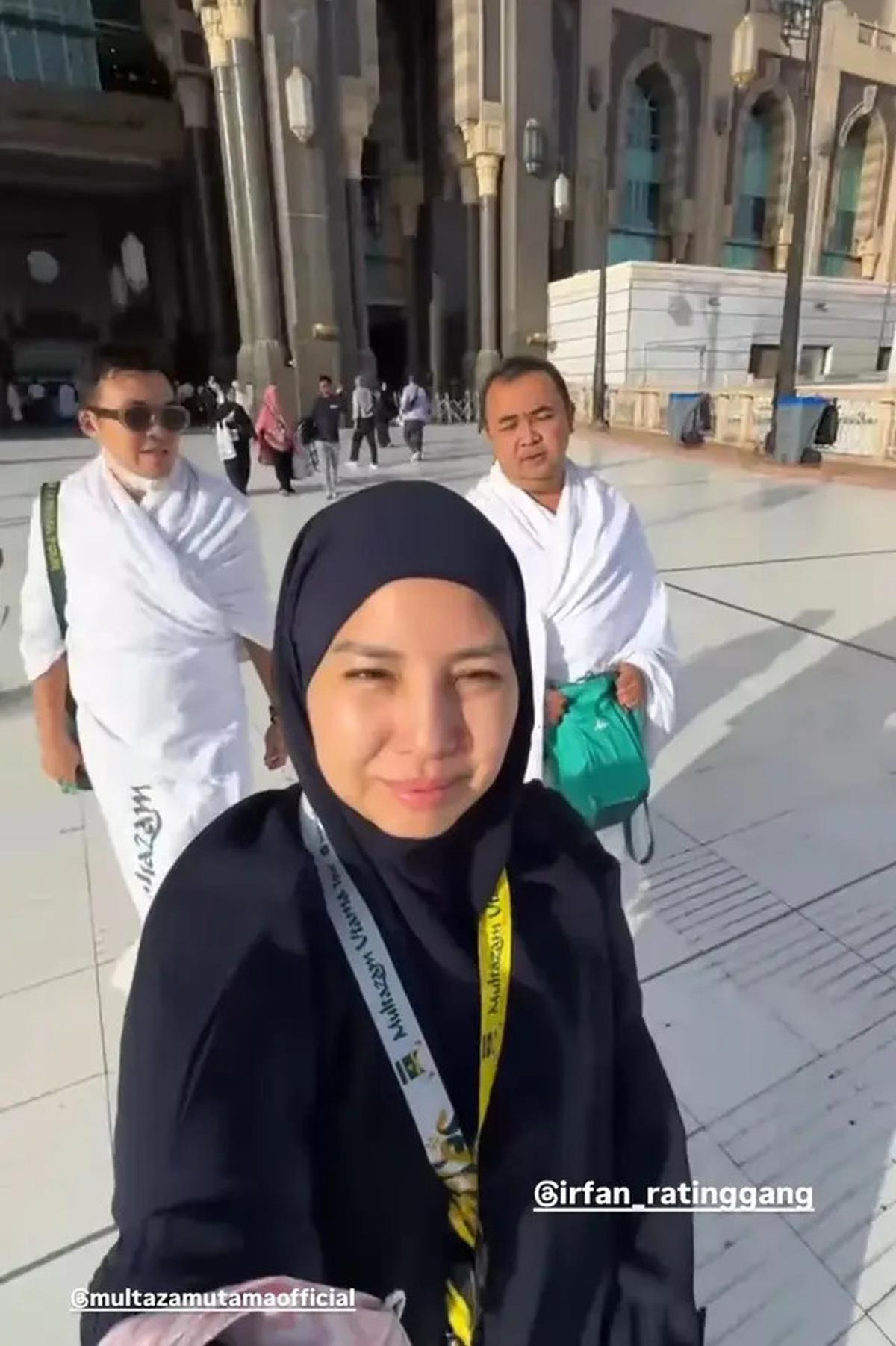 10 Potret Persiapan 'Armuzna' Tya Ariestya di Ibadah Haji 2025, Menanti Dua Tahun