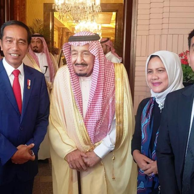 Jokowi Dan Keluarga Foto Bareng Raja Salman News Liputan6 Com