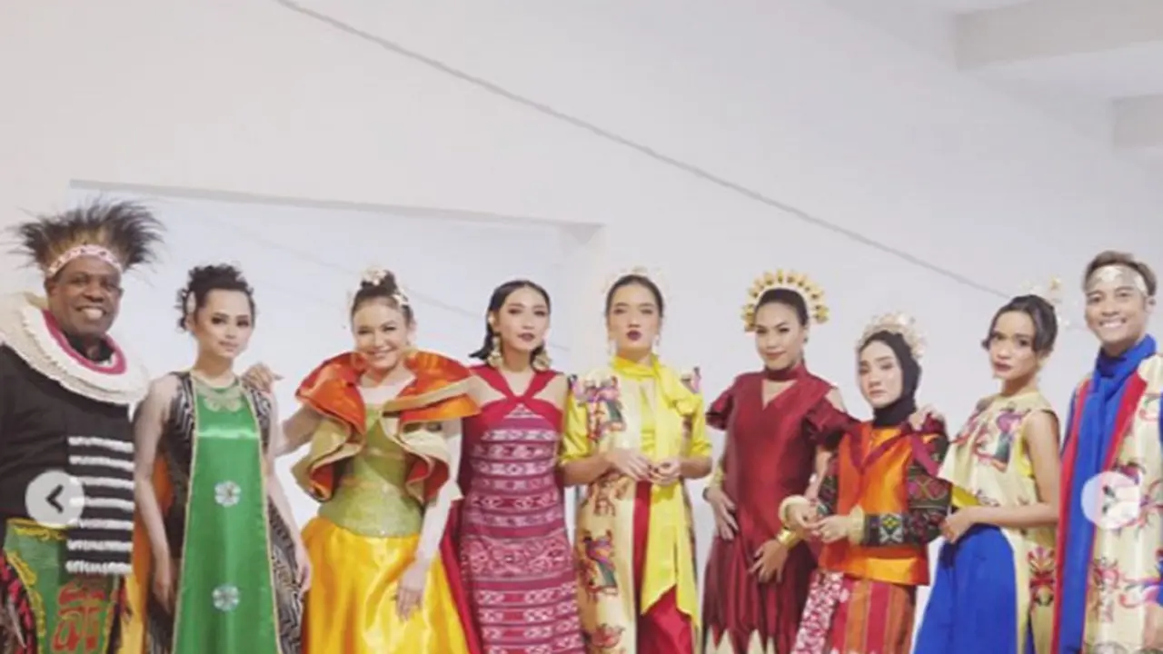 Busana Penuh Warna Para Penyanyi Opening Ceremony Asian Games 2018