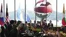 Dalam sambutannya, Jokowi menyinggung kondisi ekonomi global yang disebutnya belum sepenuhnya pulih. (AP Photo/Achmad Ibrahim, Pool)