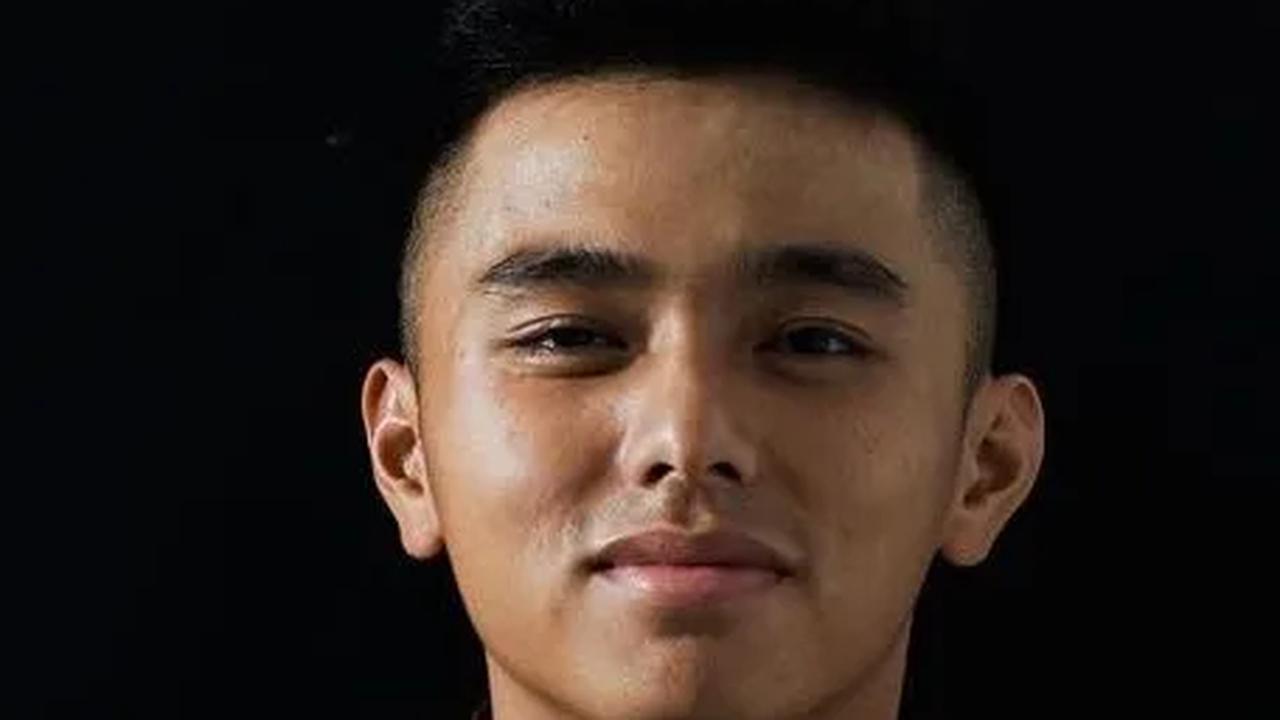 Ganteng dan Gagah, Potret Ipda Bima Mukti jadi Anggota Upacara Pedang Pora Nikahan Anak Wakapolri