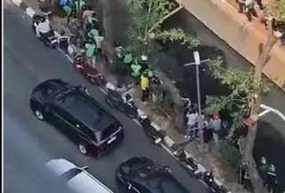 Kepergok Curi Motor, Maling Panik Nyemplung ke Kali (Tangkapan Layar Akun X @gadinglyfe)