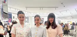 Anne Curtis, Velove Vexia, dan Mawar de Jongh hadir Dior Beauty Boutique opening party dengan gaya memikat serba pastel. Dalam balutan busana dari Dior ketiganya tampil menawan dan anggun khas rumah mode asal Prancis ini. / Foto dok: Fimela.