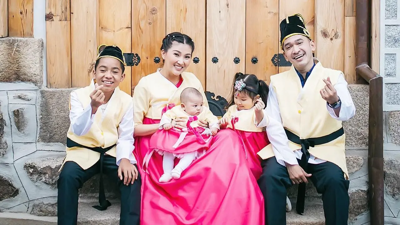Sering Tampil Sederhana, Ini Harga 7 Outfit Ruben Onsu dan Keluarga yang Bikin Melongo