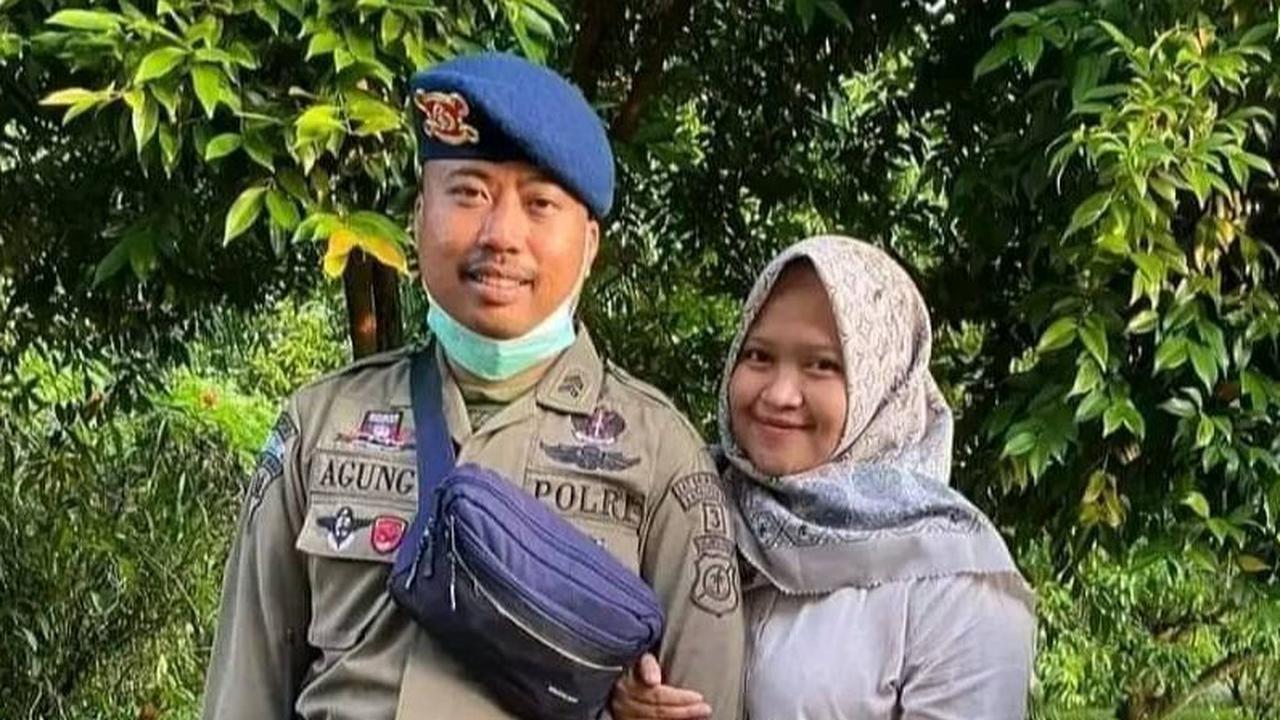 Ada juga potret dirinya bersama sang istri.&nbsp;<br>