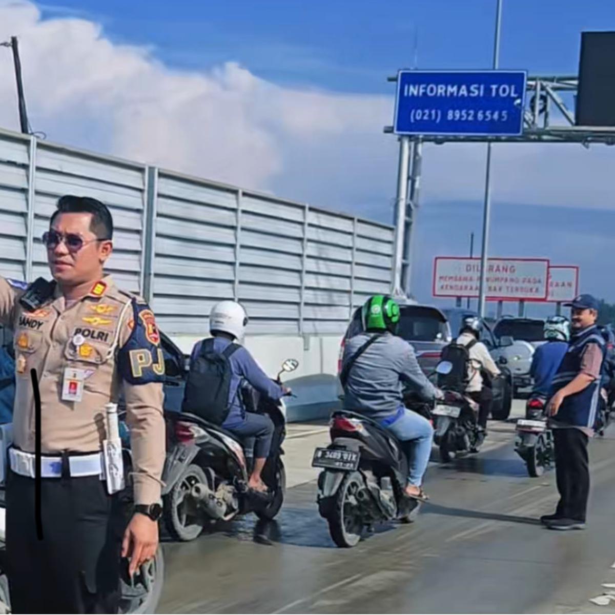 motor dari bekasi boleh masuk tol imbas banjir