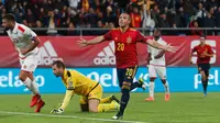 Pemain Spanyol Santi Cazorla merayakan golnya ke gawang Malta pada babak kualifikasi Grup F Piala Eropa 2020 di Stadion Ramon de Carranza, Cadiz, Spanyol, Jumat (15/11/2019). Spanyol menang 7-0. (AP Photo/Miguel Morenatti)