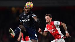 Sementara itu, West Ham juga beberapa kali menciptakan peluang emas. Namun, Michael Antonio dkk masih menemui kebuntuan. Skor kacamata bertahan hingga berakhirnya babak pertama. (AFP/Ben Stansall)