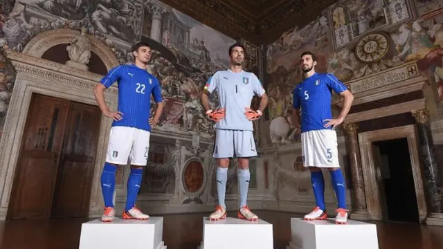 Jersey Baru Timnas Italia