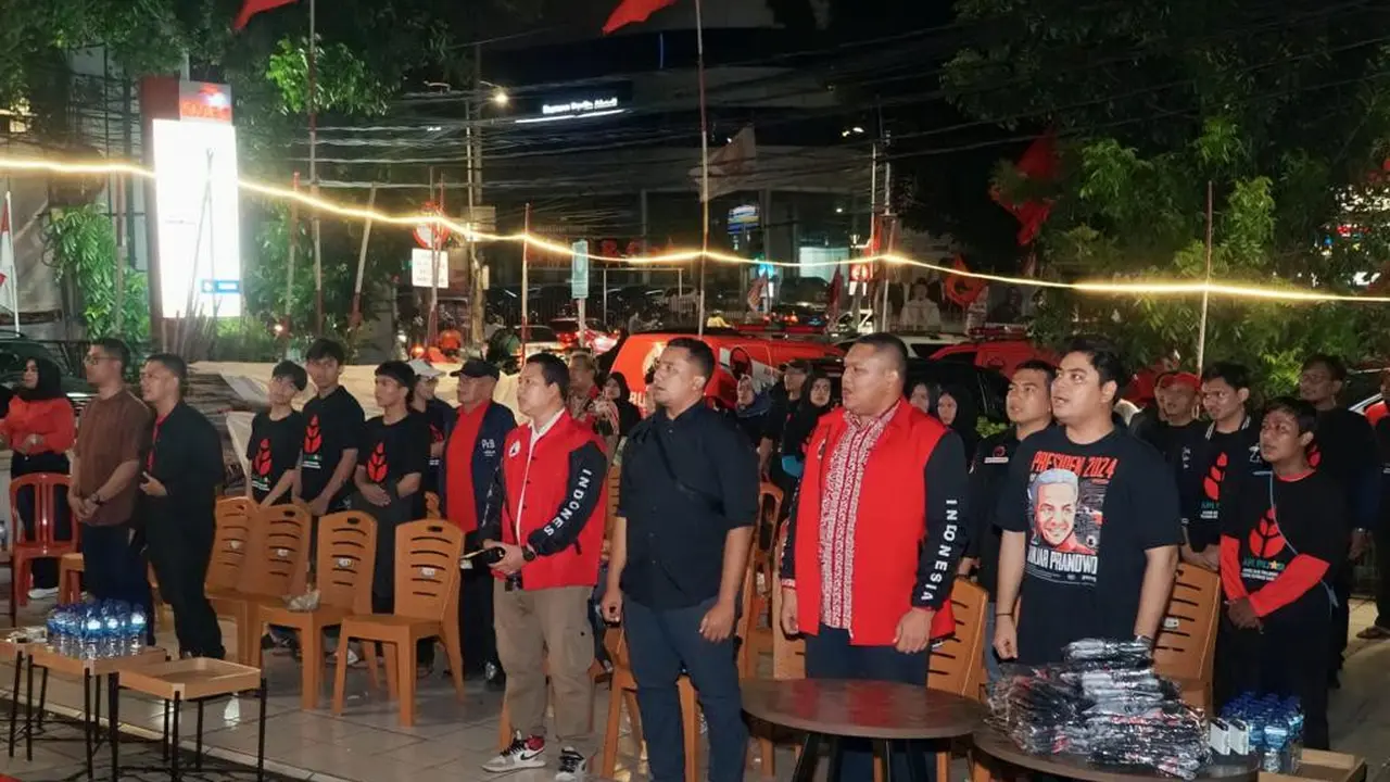 Banteng Muda Indonesia (BMI) bersama Aliansi Anak Prajurit Pejuang Aspirasi Ganjar (Api Pijar) menggelar nonton bareng (Nobar) debat calon presiden yang ketiga di kantor DPP BMI, Kecamatan Tebet, Jakarta Selatan, Minggu (7/1/2024) (Istimewa)