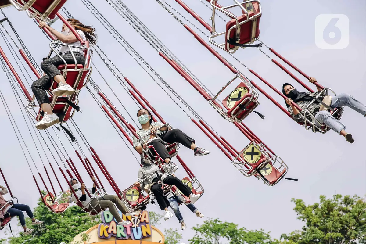 FOTO: Pelonggaran PPKM Level 3, Ancol Kembali Ramai Pengunjung