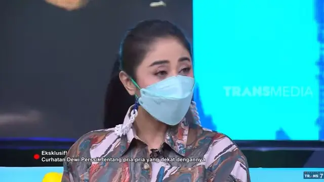 Dewi Perssik (Foto: YouTube)