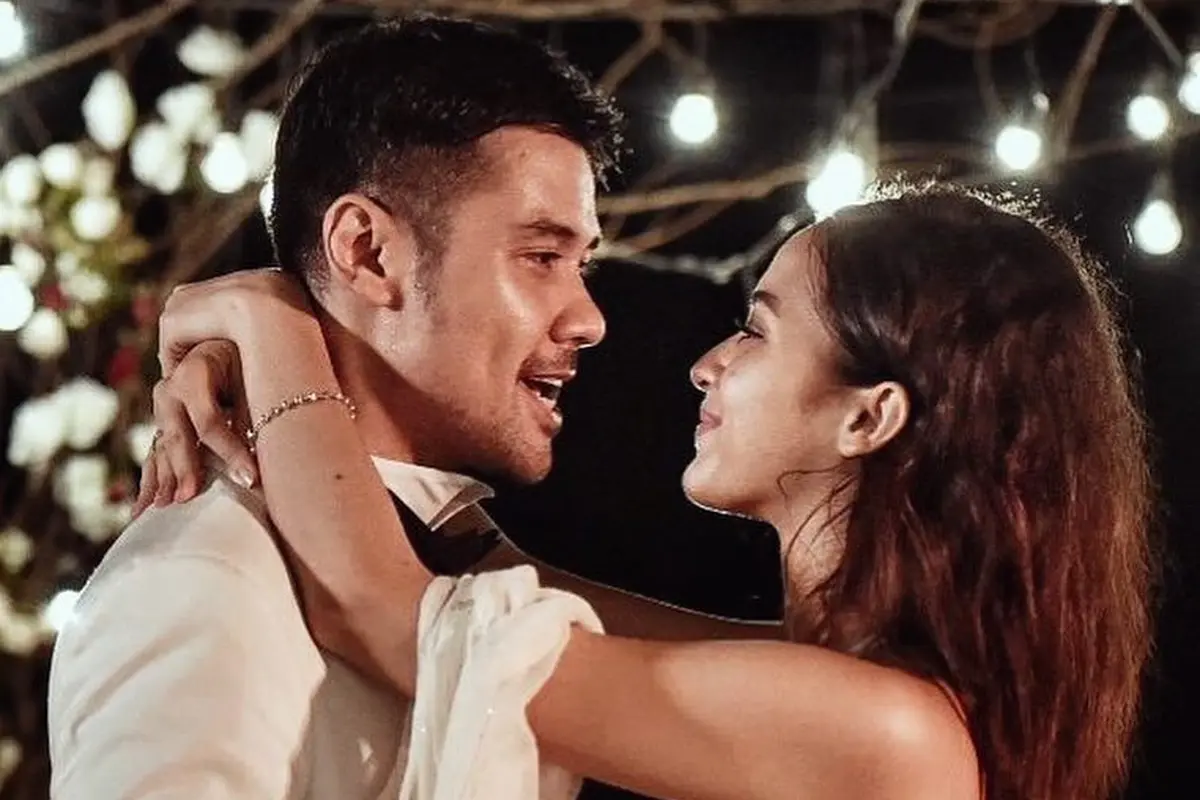 [Bintang] Putri Marino dan Chicco Jerikho
