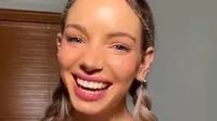 Isabelle Lux melakukan Barbie Botox dan membagikan hasilnya setelah 1 bulan di Instagram pribadinya. (dok. Tangkapan layar Instagram @isabelle.lux_/https://www.instagram.com/p/CuprW6iJLt4//Farel Gerald)