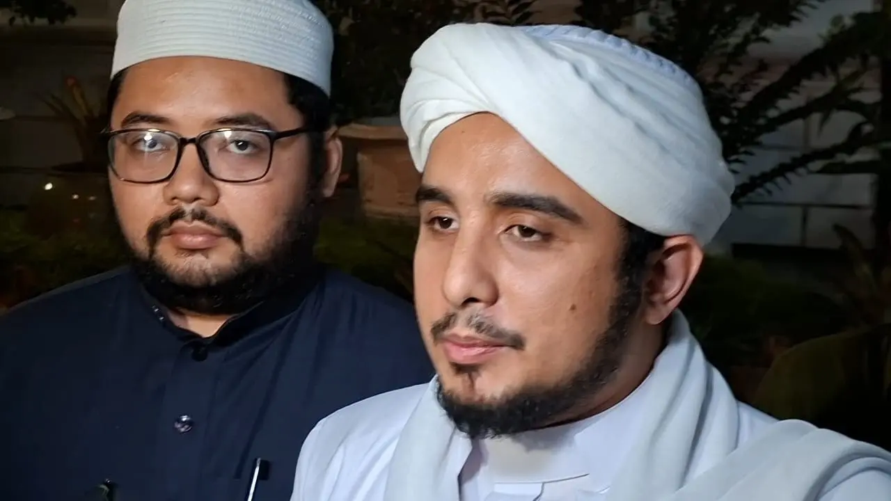 Sekretaris Majelis Syura DPP Front Persaudaraan Islam (FPI) Hanif Alatas di Kompleks Istana Kepresidenan, Jakarta