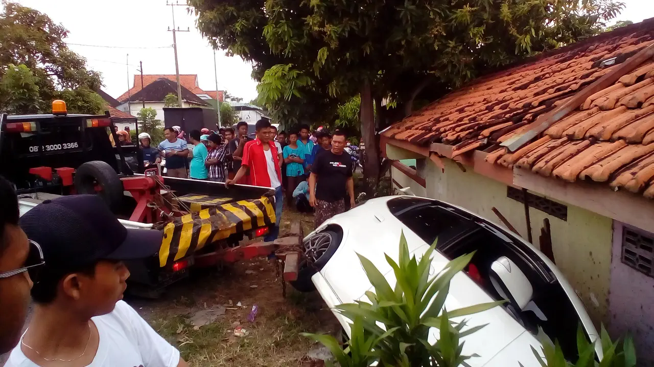 Pencuri motor