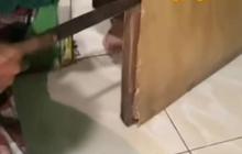 Momen Seru Satu Keluarga Buka Celengan di Pintu: Wow Banyak Sekali, Rp10 Juta Kali!