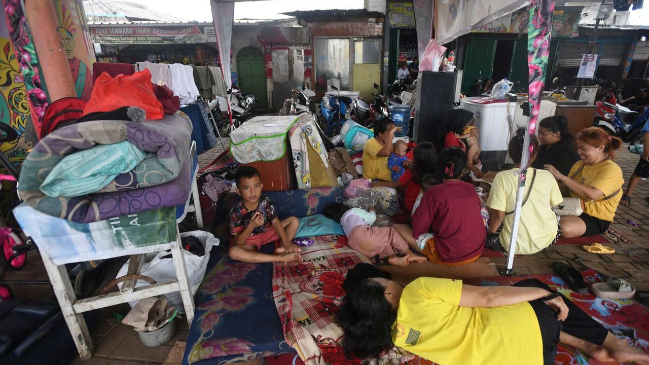 Banjir akibat luapan Sungai Ciliwung di Jakarta
