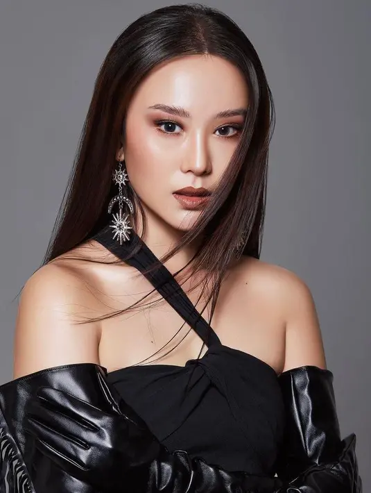 <p>Terdapat 58 kontestan yang terkonfirmasi, salah satunya Olivia Aten yang mewakili Indonesia. (Instagram/olivia_aten).</p>