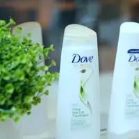 Melalui program Dove Zona Kuat, diharapkan banyak wanita Indonesia akan teredukasi untuk memperkuat kepercayaan diri maupun rambutnya.