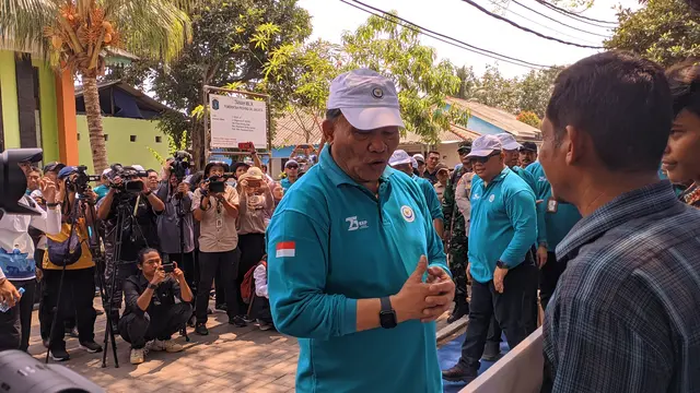 KKP Beri Bantuan untuk Masyarakat di Pulau Untung Jawa