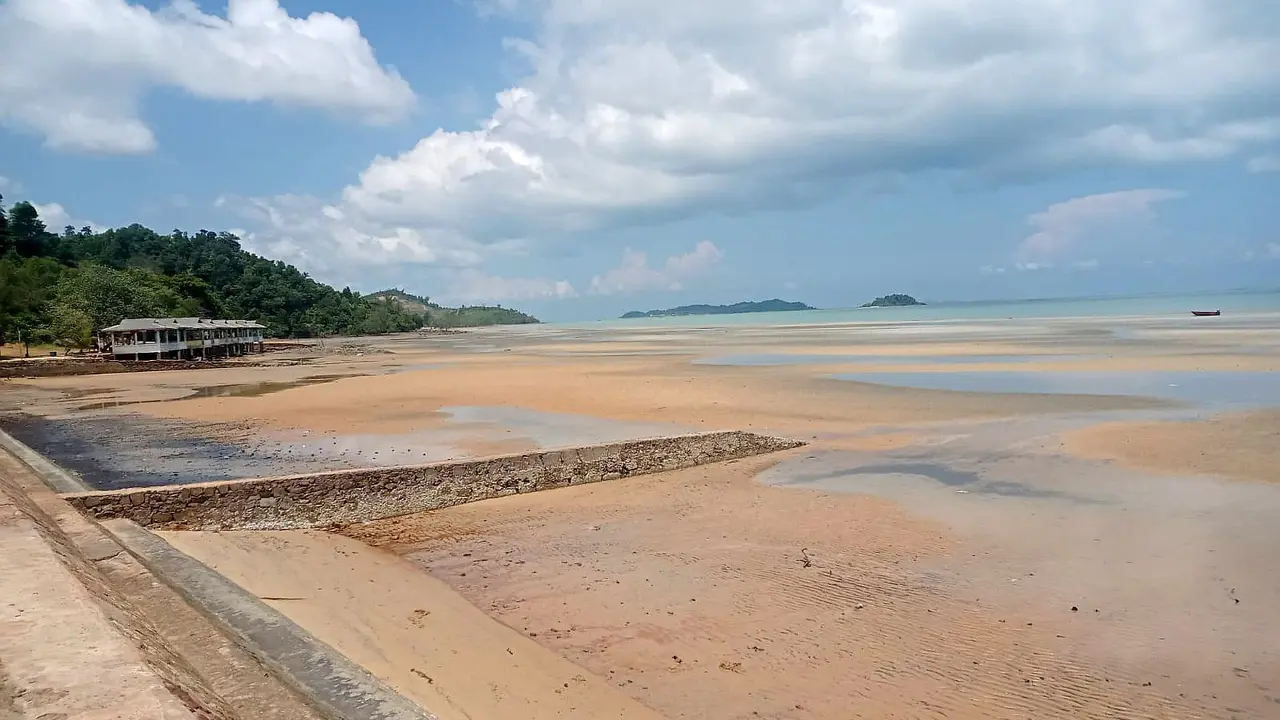 Pulau-pulau kecil di Perairan Batam yang berada di perbatasan antara Indonesia dengan Singapura. (Ajang/Liputan6.com)