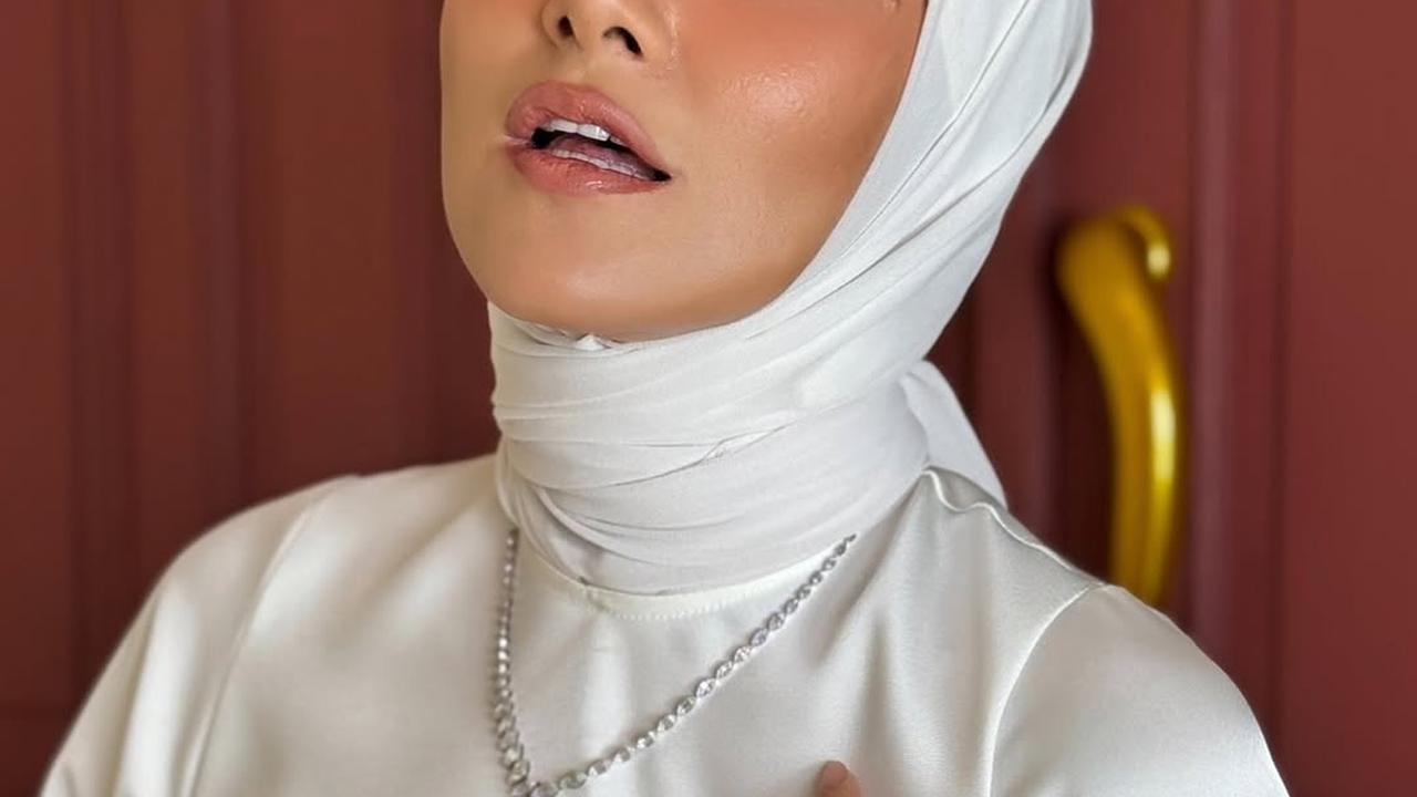 Potret Olla Ramlan dengan Gamis Putih, Pesona Anggun dan Cantik Jadi Satu