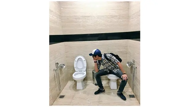 Desain Toilet Ini Absurd Banget, Ada yang Mirip Singgasana