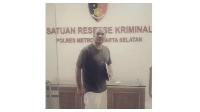 Potret Arya Satria Claproth, Suami Karen Idol yang Jadi Sorotan
