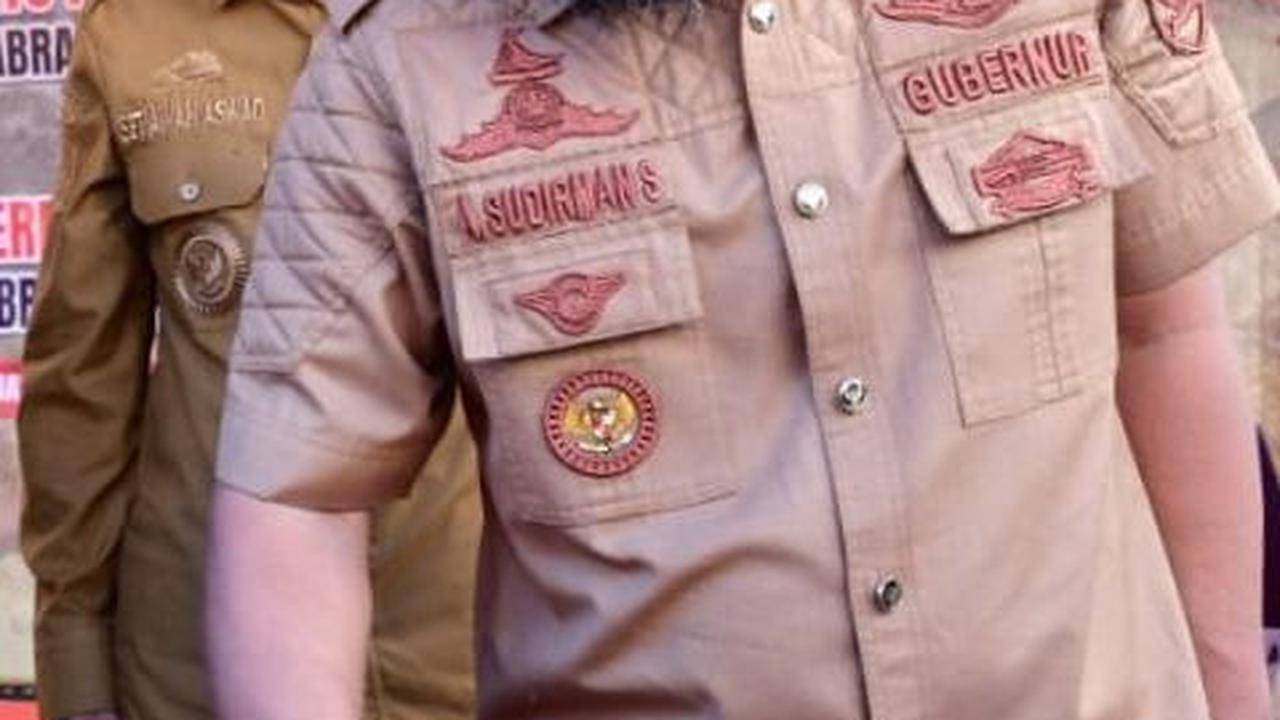 Di Akhir Masa Jabatan, Gubernur Sulsel Letakkan Batu Pertama Tanggul Penahan Abrasi