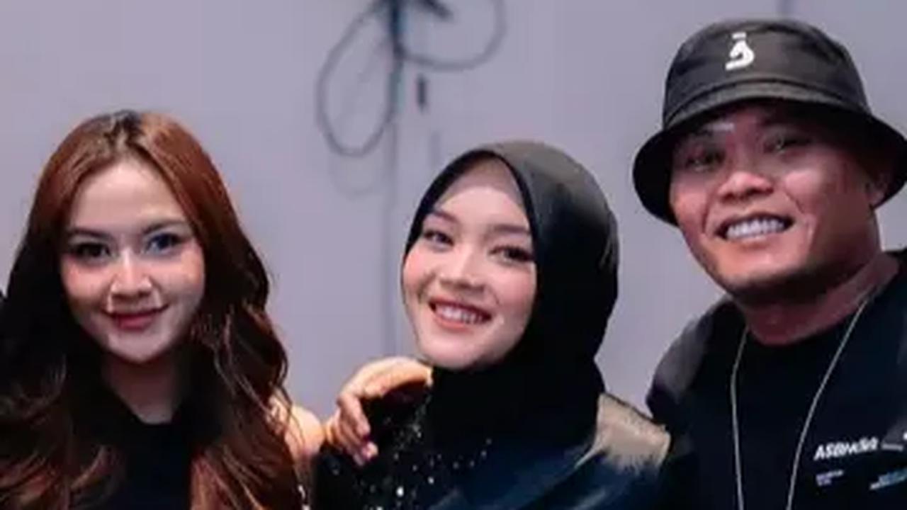 Romantis Semua, Ini Potret Gaya Pacaran Sule, Rizky Febian, dan Putri Delina