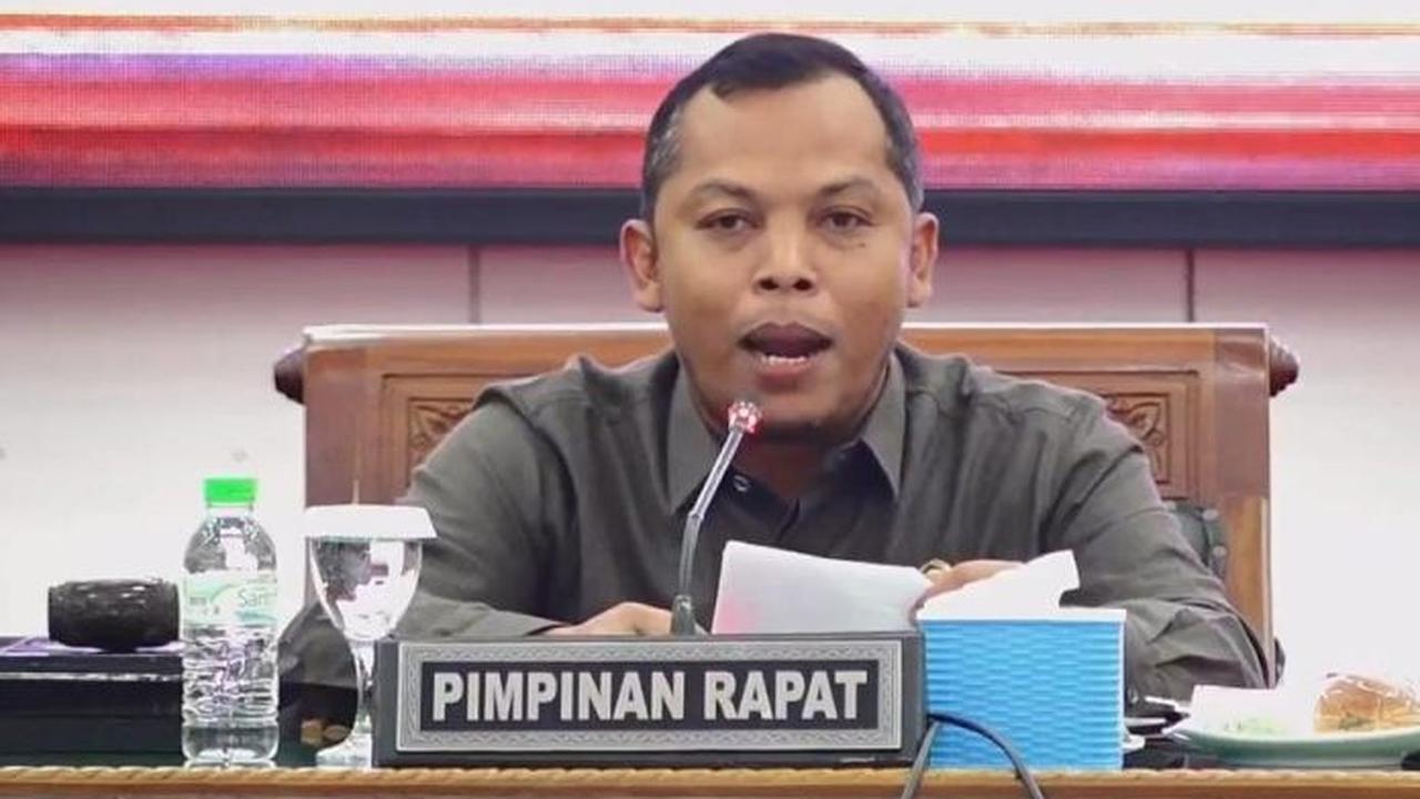 Ketua DPRD Lumajang Anang Ahmad Syaifuddin menyatakan mengundurkan diri dari jabatannya pada Sidang Paripurna DPRD Lumajang. (Istimewa)