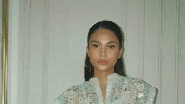 Inspirasi baju lebaran 2025 (credit: instagram/azizahsalsha_)