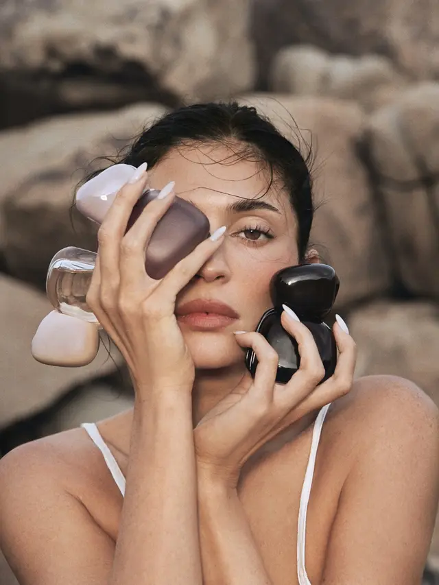 Koleksi Parfum Baru Kylie Jenner Resmi Meluncur, Hadirkan Tiga Aroma yang Ikuti Mood