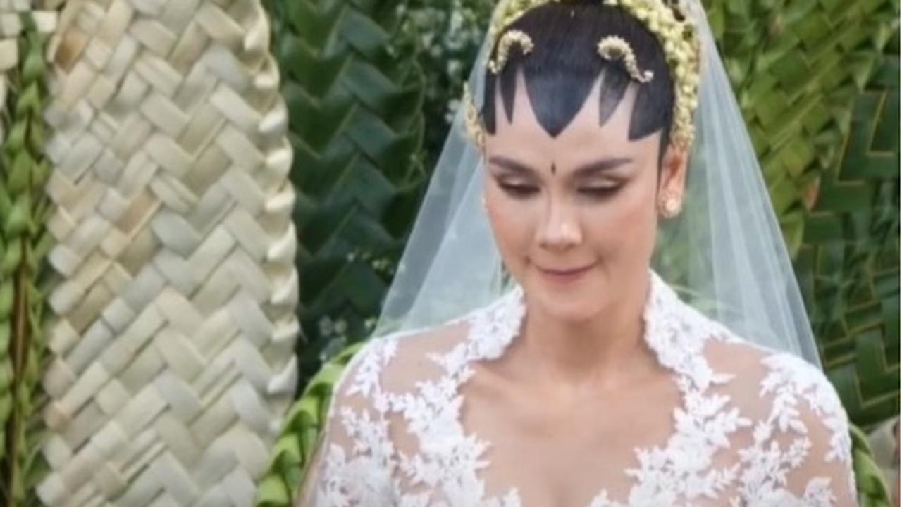 Potret Tegang Wajah Luna Maya dan Maxime Bouttier saat Ijab Qabul, Sampai Tarik Napas Panjang Berkali-kali