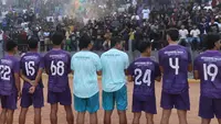 Persik dan Persikmania melakukan ritual sebelum berandang ke markas Arema FC di BRI Super League 2026/2027. (Bola.com/Gatot Sumitro)