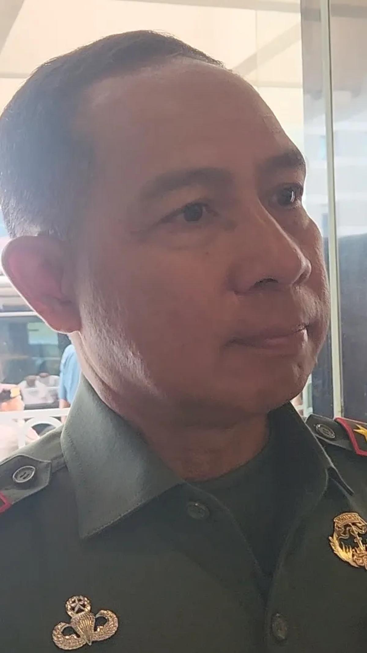 Meski begitu, Ia tetap bangga memiliki seorang ayah berprofesi sebagai Sersan. Bahkan kini Ia berhasil membuktikan kiprahnya di dunia militer. <br>
