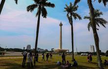 FOTO: Masih Jadi Primadona, Ribuan Orang Kunjungi Monas Saat Libur Lebaran 2024